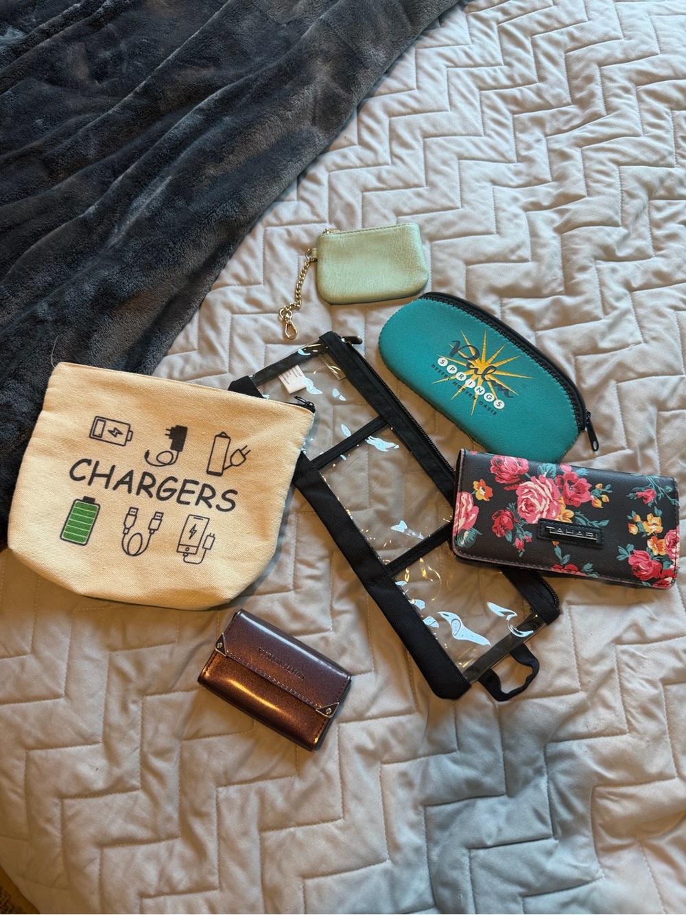 Bundle of 6 purses for various things